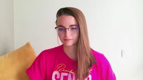 lana_gl online show from June 23, 9:29 am