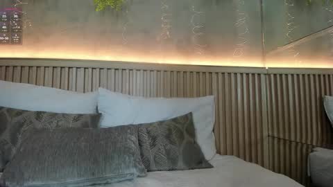 lana_lann online show from March 22, 11:49 am