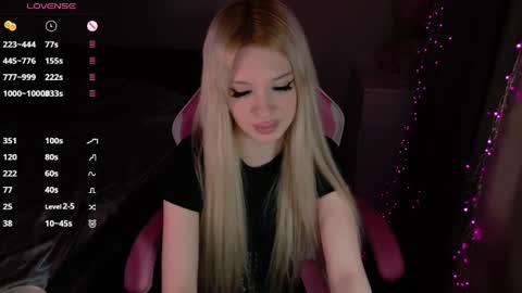 lana_parkerxx online show from May 10, 8:00 pm
