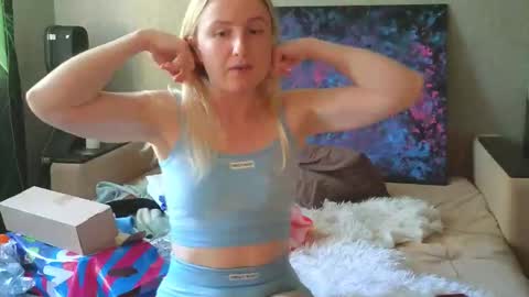 LanaviSmith online show from October 20, 6:16 am