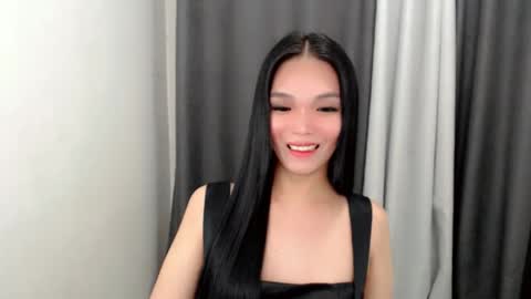 lanawyatt_ online show from November 9, 7:10 pm