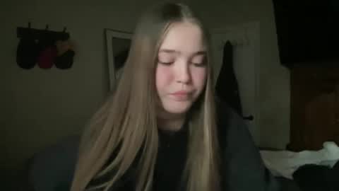 lanelizzie348 online show from April 7, 12:23 am