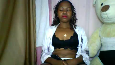 lara_belle online show from May 8, 2:48 am