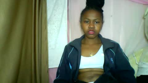 lara_belle online show from May 23, 4:11 am