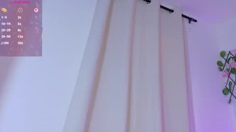 Lara Gill online show from September 12, 1:18 pm