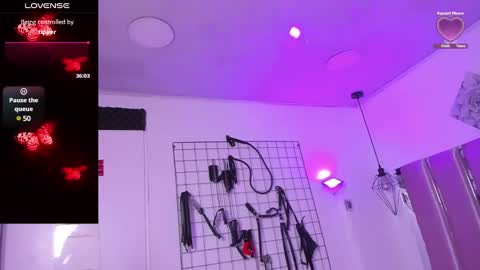 Laura online show from February 12, 12:22 pm