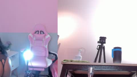 laraebony_ online show from July 14, 10:54 am