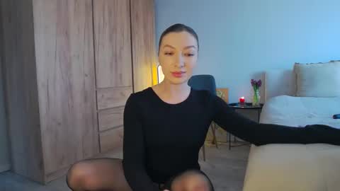 LaraKanes online show from February 10, 7:47 am