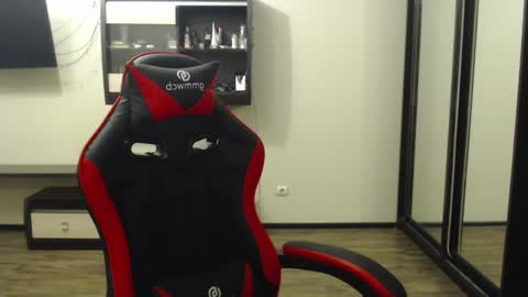 Laralianna online show from February 15, 5:17 pm