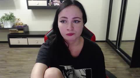 Laralianna online show from September 25, 3:00 pm