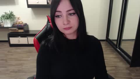 Laralianna online show from September 24, 2:05 pm