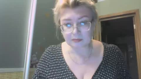 laramrs online show from September 24, 5:23 pm