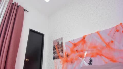 Lara Murphy online show from October 13, 4:48 am