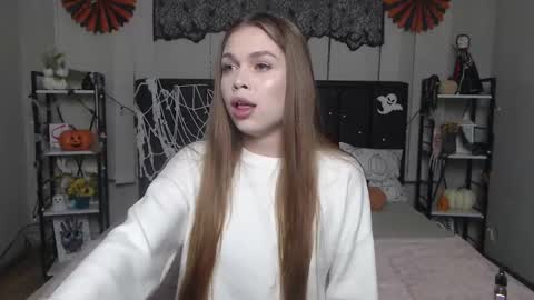 LaraPika online show from November 8, 7:13 am