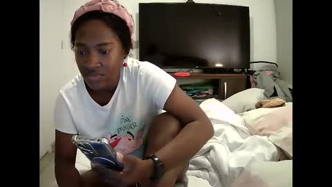 latina033 online show from October 8, 12:37 am