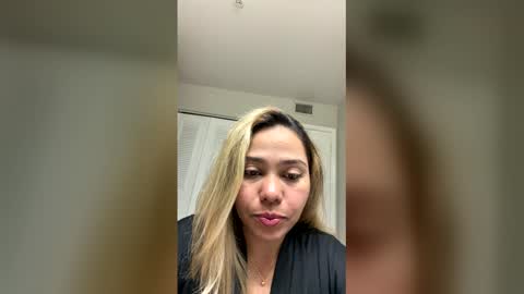 latina2027 online show from March 22, 3:56 am