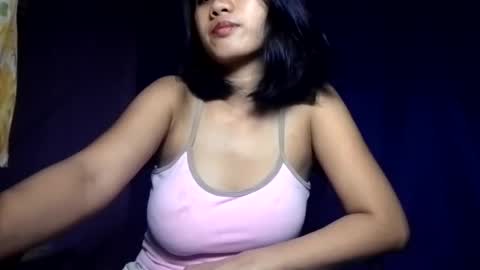 latina_shaine online show from July 9, 7:11 am