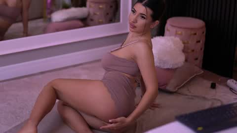 Latina online show from March 28, 7:35 pm