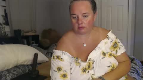 LauLauMa online show from October 7, 12:04 am