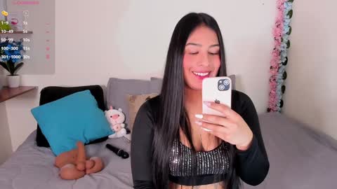 laura1__ online show from February 3, 12:15 am