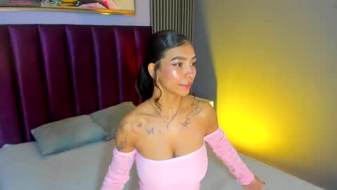 Laura online show from April 23, 1:13 pm