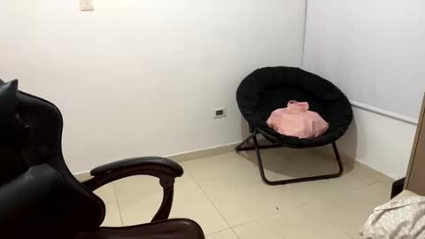 laura online show from November 14, 1:27 am