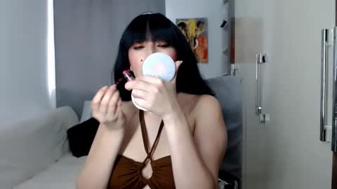 Laura online show from November 12, 9:13 pm