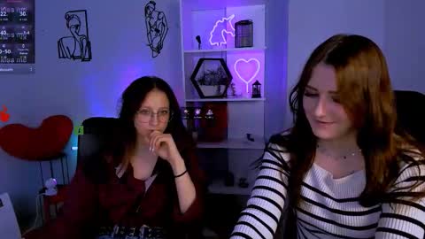 laura_queen_ online show from November 28, 4:04 am
