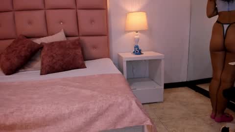 laura online show from March 8, 2:38 pm