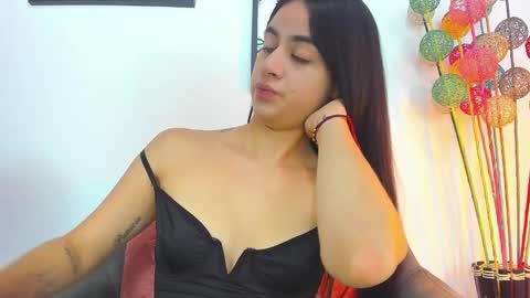 LAURA SOE online show from January 30, 2:47 pm