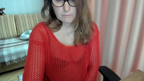 Lauraoven1 online show from March 31, 10:15 am