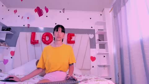 Laurem online show from February 27, 4:43 pm