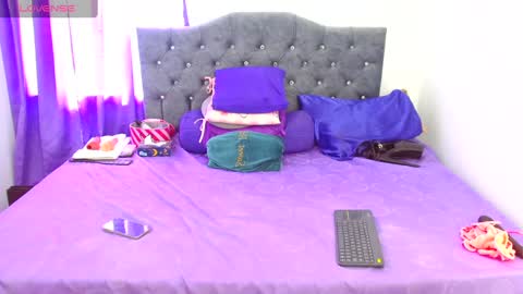 Lauren online show from September 11, 9:04 pm