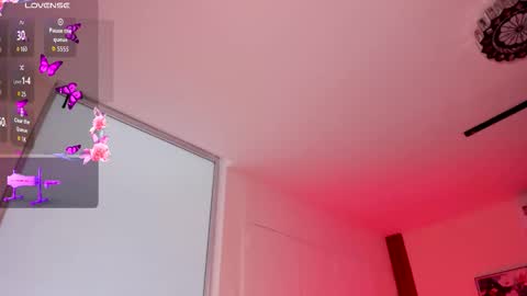 Lauren online show from March 18, 6:13 pm