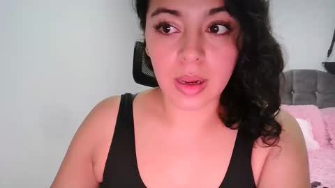 laurenhot94 online show from February 5, 6:22 pm