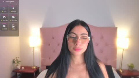 laurenn_smitth online show from February 24, 12:35 pm