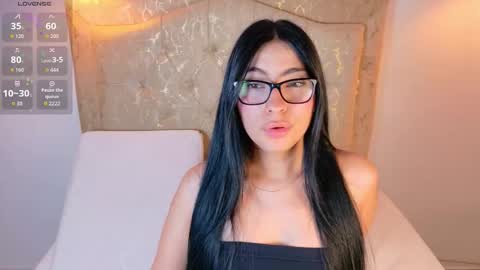 laurenn_smitth online show from March 17, 1:04 pm