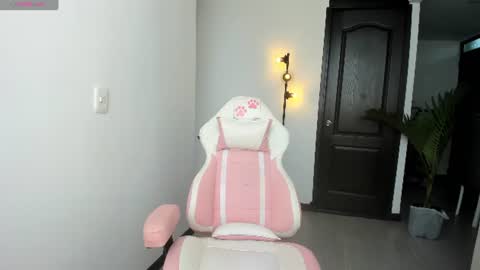 daniela angel     online show from July 29, 3:01 pm