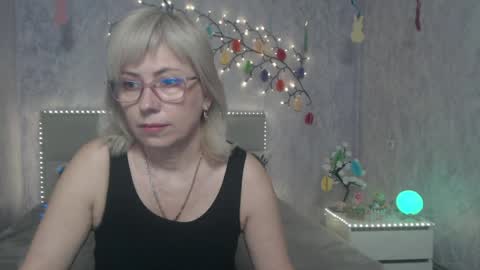 Lauren online show from March 30, 5:40 am