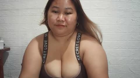 lavalyn214 online show from May 9, 2:30 pm