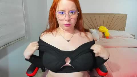 laylaah online show from March 5, 3:51 am