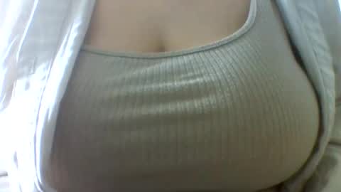 layannalea online show from March 13, 8:10 pm