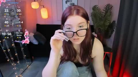 layla_glam online show from March 7, 1:40 pm