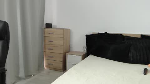 Layla online show from January 22, 11:45 am