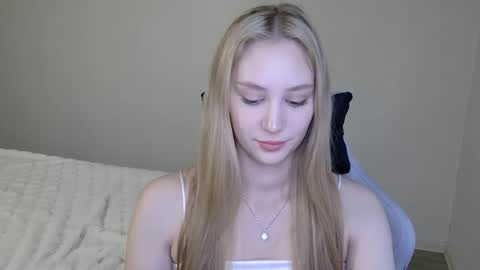LaylaPretty001 online show from October 7, 5:01 am