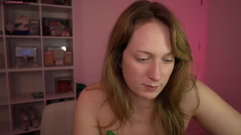 Layla Universe online show from March 18, 2:27 am