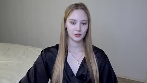 Laylla001 online show from January 3, 5:50 am