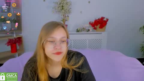 layriantavee online show from September 10, 6:02 am