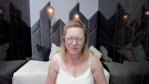 Lea online show from February 9, 5:08 am