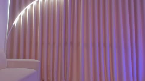 leahaltomm online show from October 4, 8:13 pm